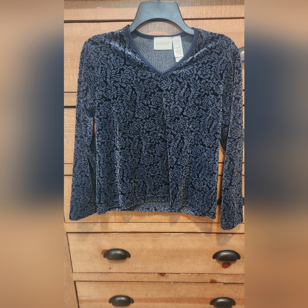 Liz Claiborne woman's casual top